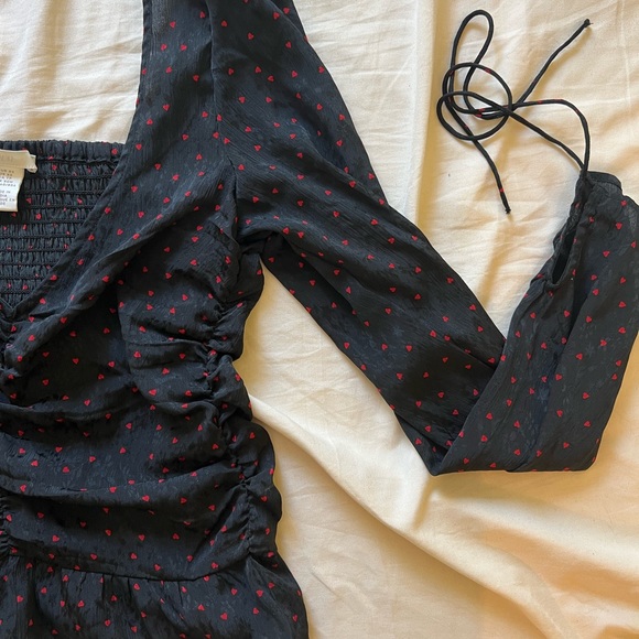 H&M Heart Print Sweetheart Blouse - Picture 2 of 6